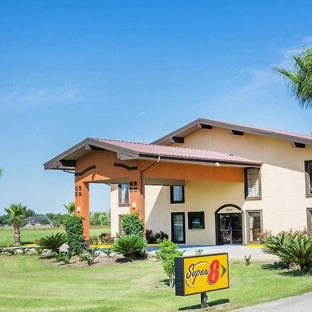 Super 8 By Wyndham Kinder La Екстериор снимка